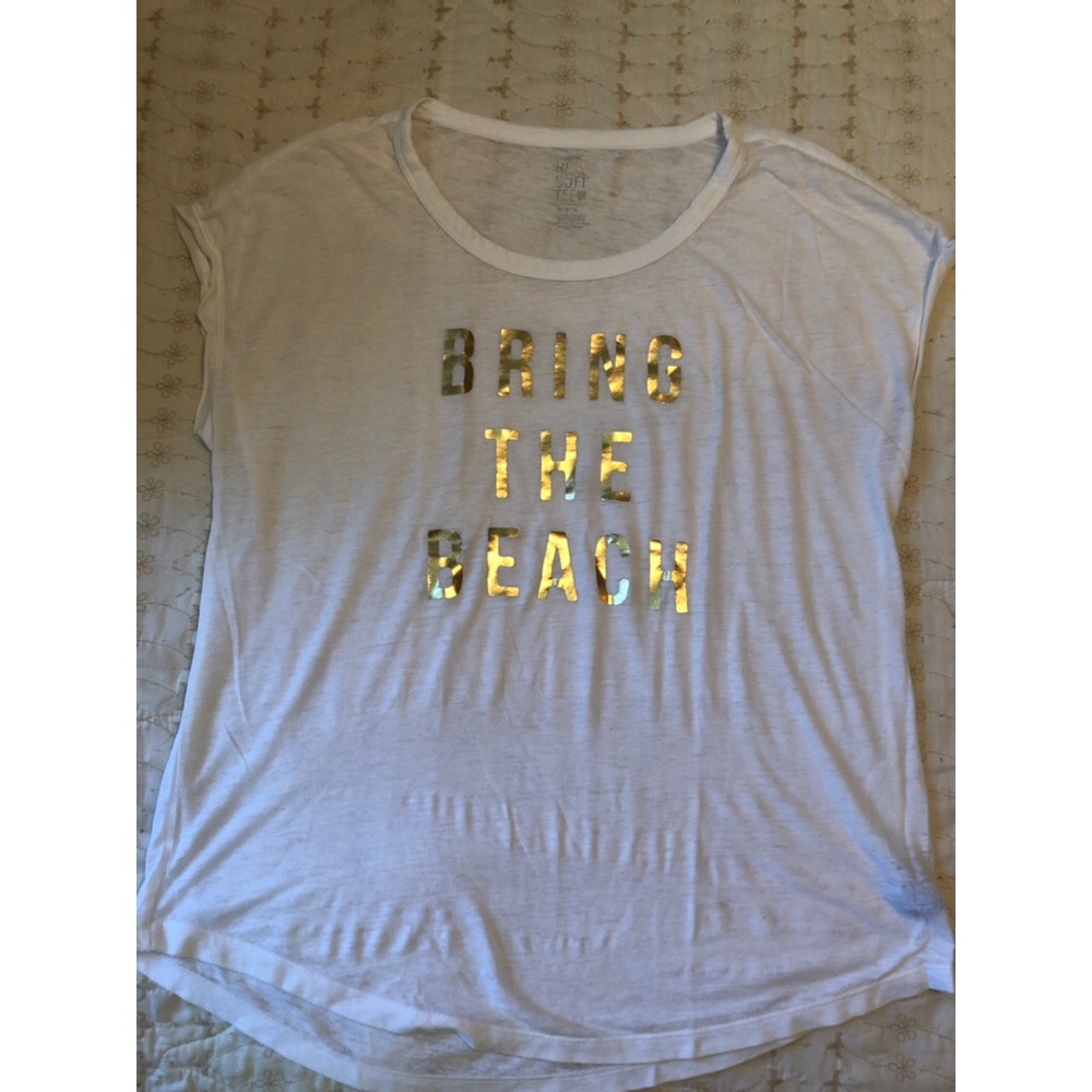 “Bring the Beach” graphic tee